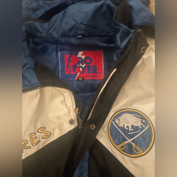Buffalo Sabres NHL Vintage ProPlayer Jacket - Picture 2 of 5